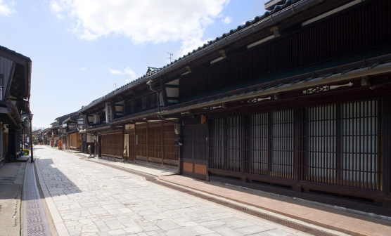 金屋町「千本格子の家並み」